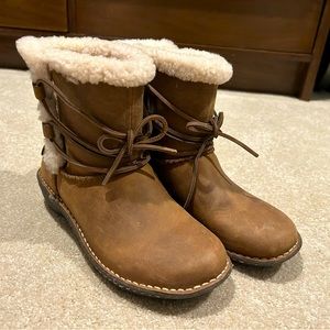 UGG Size 7 Brown Booties BRAND NEW
